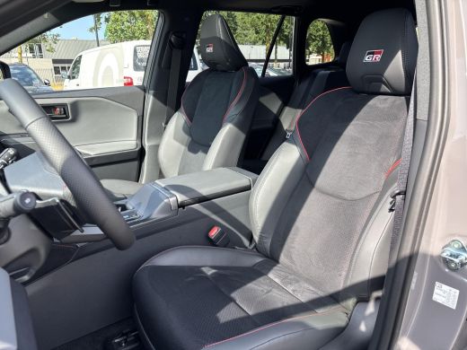 Toyota RAV4 2.5 Plug-in Hybrid AWD 300 GR SPORT | Schuif/Kantel dak | ActivLease financial lease