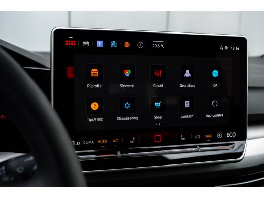 Volkswagen Golf 1.5 eHybrid Life Edition ActivLease financial lease