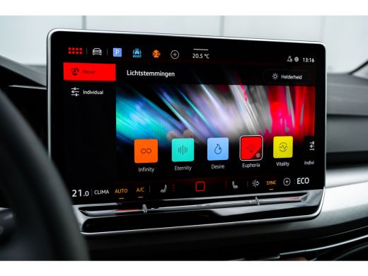 Volkswagen Golf 1.5 eHybrid Life Edition ActivLease financial lease