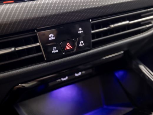 Volkswagen Golf 1.5 TSI R-Line 150Pk Automaat (2X R-LINE, PANORAMADAK, BLACK PACK, KUIPSTOELEN, STUUR/STOELVERWAR... ActivLease financial lease
