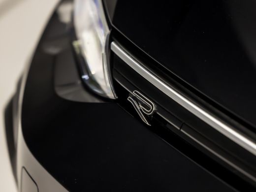 Volkswagen Golf 1.5 TSI R-Line 150Pk Automaat (2X R-LINE, PANORAMADAK, BLACK PACK, KUIPSTOELEN, STUUR/STOELVERWAR... ActivLease financial lease