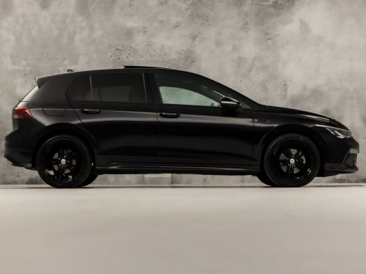 Volkswagen Golf 1.5 TSI R-Line 150Pk Automaat (2X R-LINE, PANORAMADAK, BLACK PACK, KUIPSTOELEN, STUUR/STOELVERWAR... ActivLease financial lease