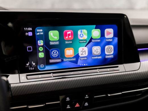 Volkswagen Golf 1.5 TSI R-Line 150Pk Automaat (2X R-LINE, PANORAMADAK, BLACK PACK, KUIPSTOELEN, STUUR/STOELVERWAR... ActivLease financial lease