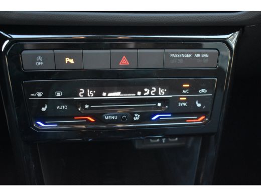 Volkswagen T-Cross Life Edition | 'App-Connect' draadloze smartphone integratie | Achterlichten LED | Afstandscontro... ActivLease financial lease
