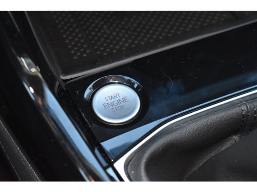 Volkswagen T-Cross Life Edition | 'App-Connect' draadloze smartphone integratie | Achterlichten LED | Afstandscontro... ActivLease financial lease