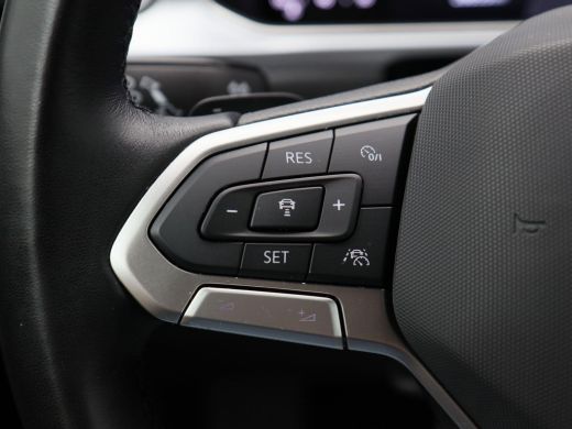 Volkswagen T-Roc 1.5 TSi 150 Pk Automaat Style | Adaptive Cruise | Stoel/Stuurverwarming | Camera | CarPlay | 17 I... ActivLease financial lease