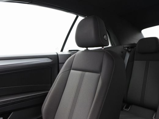 Volkswagen T-Roc 1.5 TSi 150 Pk Automaat Style | Adaptive Cruise | Stoel/Stuurverwarming | Camera | CarPlay | 17 I... ActivLease financial lease