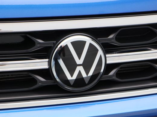 Volkswagen T-Roc 1.5 TSi 150 Pk Automaat Style | Adaptive Cruise | Stoel/Stuurverwarming | Camera | CarPlay | 17 I... ActivLease financial lease
