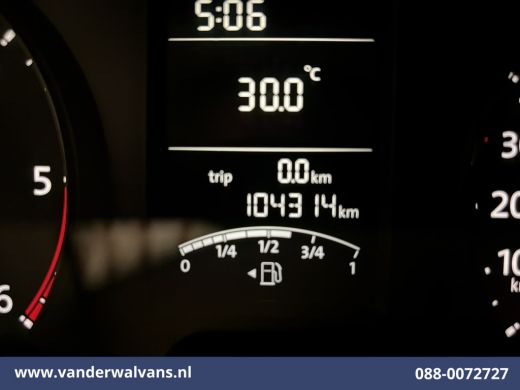 Volkswagen Transporter 2.0 TDI 102pk L2H1 Euro6 Airco | Imperiaal | Trekhaak | Camera Parkeersensoren, Achterklep ActivLease financial lease