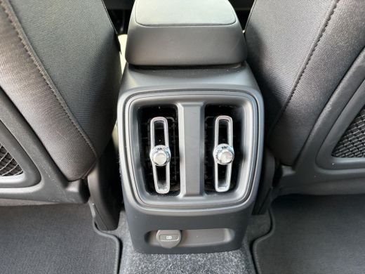Volvo  C40 Recharge Core 69 kWh SOH 100% | ACHTERUITRIJCAMERA | ADAPT. CRUISE CONTROL | PANORAMA DAK | 12 MN... ActivLease financial lease