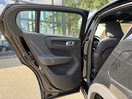 Volvo  C40 Recharge Core 69 kWh SOH 100% | ACHTERUITRIJCAMERA | ADAPT. CRUISE CONTROL | PANORAMA DAK | 12 MN... ActivLease financial lease