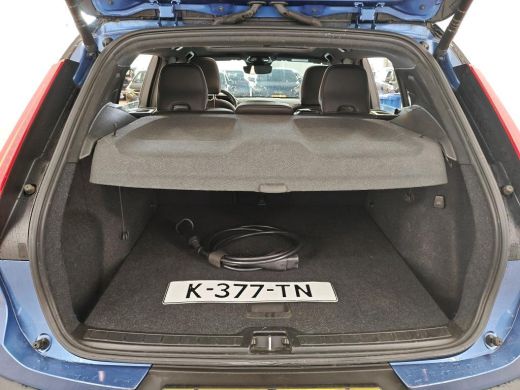 Volvo  XC40 Recharge P8 AWD R-Design PANODAK | TREKHAAK ActivLease financial lease