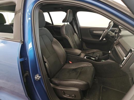 Volvo  XC40 Recharge P8 AWD R-Design PANODAK | TREKHAAK ActivLease financial lease