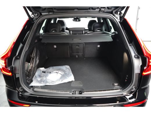 Volvo  XC60 2.0 T6 Plug-in hybrid AWD Plus Black Edition | Luchtvering | Panoramadak | HU-Display | Trekhaak | ActivLease financial lease