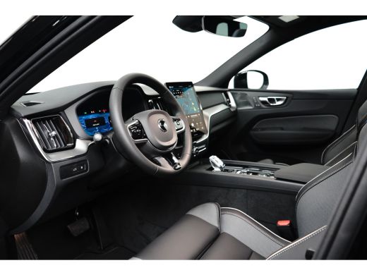 Volvo  XC60 2.0 T6 Plug-in hybrid AWD Plus Black Edition | Luchtvering | Panoramadak | HU-Display | Trekhaak | ActivLease financial lease