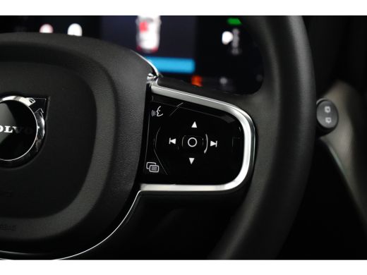 Volvo  XC60 2.0 T6 Plug-in hybrid AWD Plus Black Edition | Trekhaak | 360 Camera | Panoramadak | Getint glas ... ActivLease financial lease