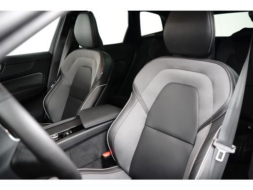 Volvo  XC60 2.0 T6 Plug-in hybrid AWD Plus Black Edition | Trekhaak | 360 Camera | Panoramadak | Getint glas ... ActivLease financial lease