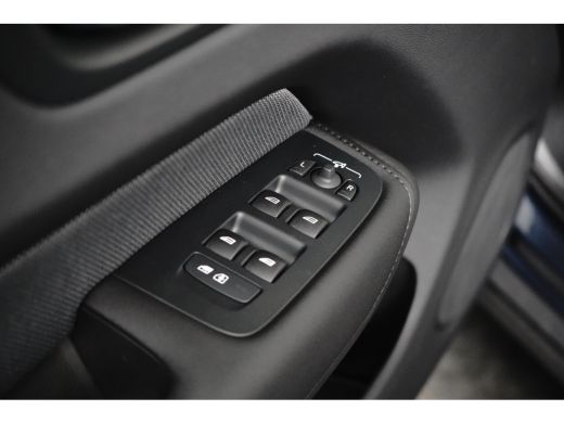 Volvo  XC60 2.0 T6 Plug-in hybrid AWD Plus Black Edition | Trekhaak | 360 Camera | Panoramadak | Getint glas ... ActivLease financial lease