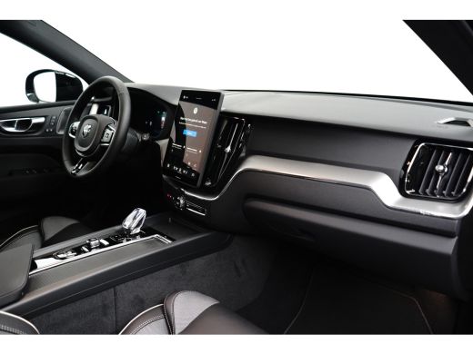 Volvo  XC60 2.0 T6 Plug-in hybrid AWD Plus Black Edition | Trekhaak | 360 Camera | Panoramadak | Getint glas ... ActivLease financial lease