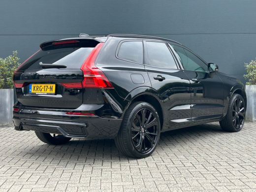 Volvo  XC60 2.0 T6 Plug-in hybrid AWD Ultra Black Edition | Massage | Trekhaak | Panoramadak | HU-Display | ActivLease financial lease