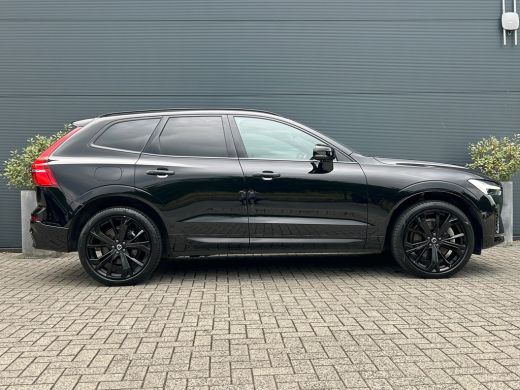 Volvo  XC60 2.0 T6 Plug-in hybrid AWD Ultra Black Edition | Massage | Trekhaak | Panoramadak | HU-Display | ActivLease financial lease