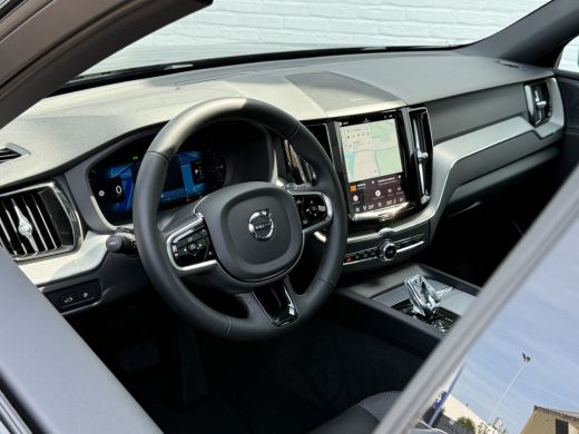 Volvo  XC60 2.0 T8 Plug-in hybrid AWD Ultra Black Edition | Trekhaak | Pano | Pilot Assist | Dodehoek | 21 inch ActivLease financial lease