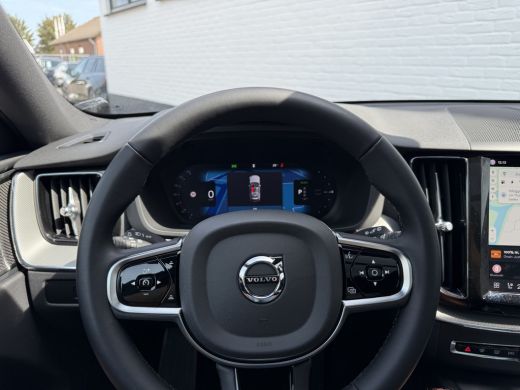 Volvo  XC60 2.0 T8 Plug-in hybrid AWD Ultra Black Edition | Trekhaak | Pano | Pilot Assist | Dodehoek | 21 inch ActivLease financial lease