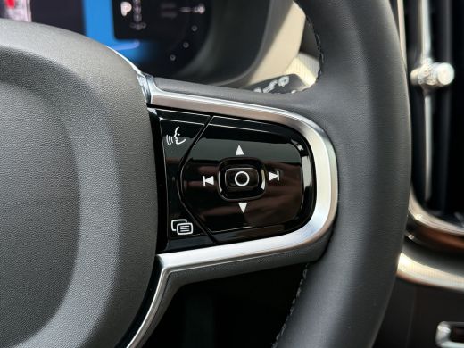 Volvo  XC60 2.0 T8 Plug-in hybrid AWD Ultra Black Edition | Trekhaak | Pano | Pilot Assist | Dodehoek | 21 inch ActivLease financial lease