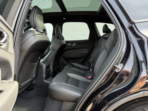 Volvo  XC60 2.0 T8 Plug-in hybrid AWD Ultra Black Edition | Trekhaak | Pano | Pilot Assist | Dodehoek | 21 inch ActivLease financial lease