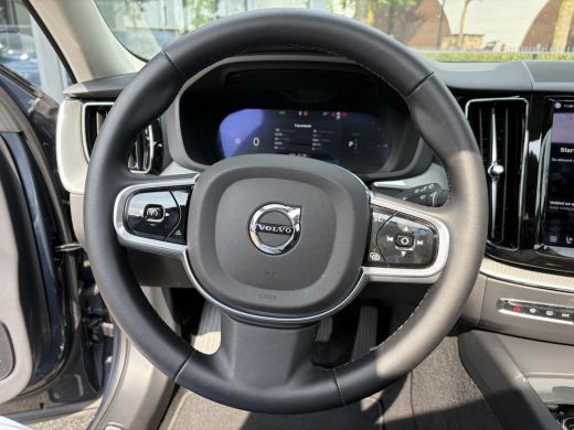 Volvo  XC60 Plug-In Hybrid AWD T8 Plus Dark HEAD-UP DISPLAY | 360 CAMERA | PANORAMA DAK | HARMAN/KARDON SOUND... ActivLease financial lease