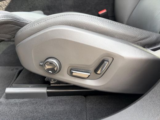 Volvo  XC60 Plug-In Hybrid AWD T8 Plus Dark HEAD-UP DISPLAY | 360 CAMERA | PANORAMA DAK | HARMAN/KARDON SOUND... ActivLease financial lease