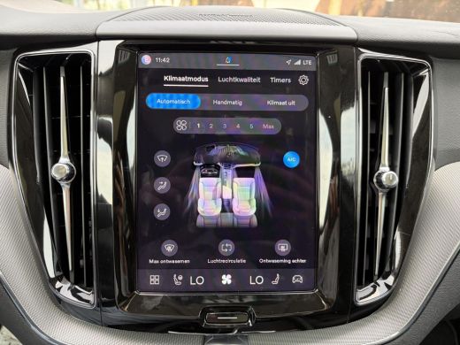 Volvo  XC60 Plug-In Hybrid AWD T8 Plus Dark HEAD-UP DISPLAY | 360 CAMERA | PANORAMA DAK | HARMAN/KARDON SOUND... ActivLease financial lease