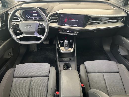 Audi Q4 e-tron 40 Launch edition Advanced 77 kWh | Camera | Adap. Cruise | Stoelverwarming | Apple Carplay | Nav... ActivLease financial lease