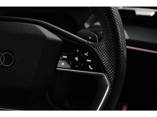 Audi Q4 e-tron 40 S edition 77 kWh 204PK | Panorama Dak | Ledere Bekleding | Sfeerverlichting | Assistentiepakke... ActivLease financial lease