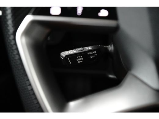 Audi Q4 e-tron 40 S edition 77 kWh 204PK | Panorama Dak | Ledere Bekleding | Sfeerverlichting | Assistentiepakke... ActivLease financial lease