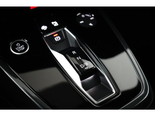 Audi Q4 e-tron 40 S edition 77 kWh 204PK | Panorama Dak | Ledere Bekleding | Sfeerverlichting | Assistentiepakke... ActivLease financial lease