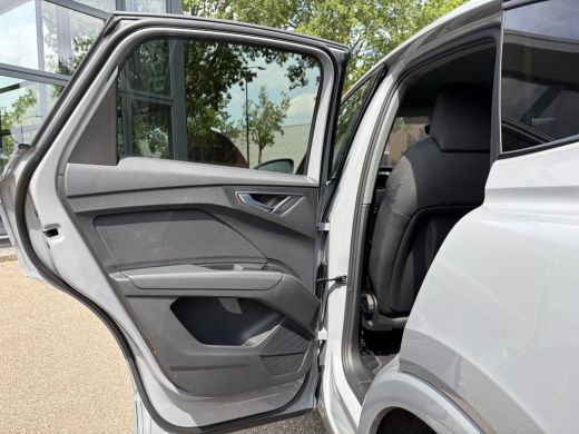 Audi Q4 Sportback e-tron 45 S Edition 82 kWh 21000 KM ! | SOH 92% | S-LINE | ADAPT. CRUISE CONTROL | STOELVERWARMING | ELE... ActivLease financial lease
