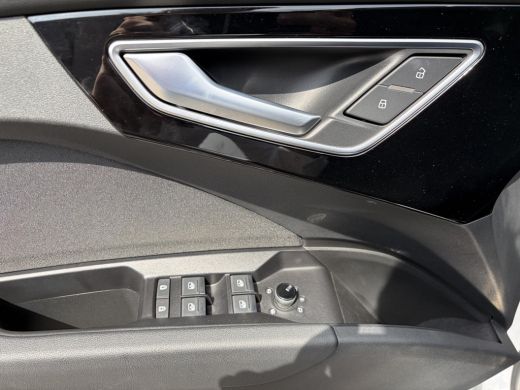 Audi Q4 Sportback e-tron 45 S Edition 82 kWh 21000 KM ! | SOH 92% | S-LINE | ADAPT. CRUISE CONTROL | STOELVERWARMING | ELE... ActivLease financial lease