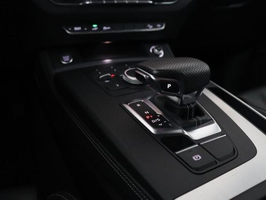 Audi Q5 55 TFSI e quattro Competition | 85,1% | Leder | Sfeerverlichting | Cruise control | Navigatie | 3... ActivLease financial lease
