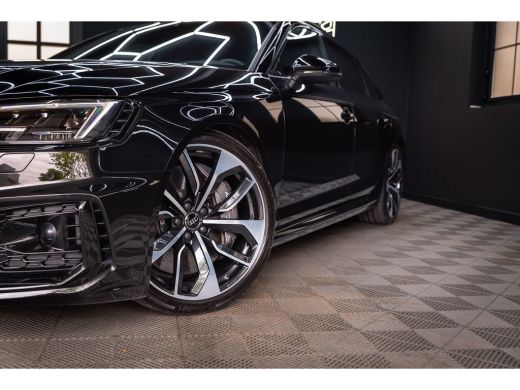 Audi RS4 Avant 2.9 TFSI RS 4 quattro / Keramisch / RS Dynamic / B&O / Matrix / Keyless / ActivLease financial lease