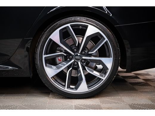 Audi RS4 Avant 2.9 TFSI RS 4 quattro / Keramisch / RS Dynamic / B&O / Matrix / Keyless / ActivLease financial lease