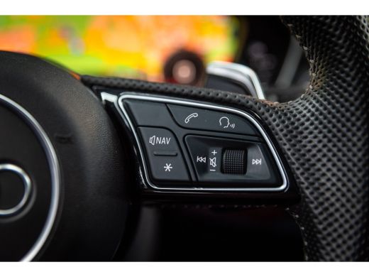 Audi RS4 Avant 2.9 TFSI RS 4 quattro / Keramisch / RS Dynamic / B&O / Matrix / Keyless / ActivLease financial lease