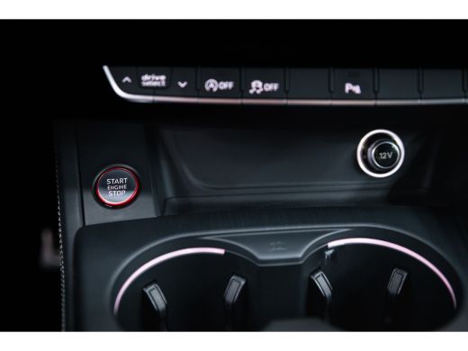 Audi RS4 Avant 2.9 TFSI RS 4 quattro / Keramisch / RS Dynamic / B&O / Matrix / Keyless / ActivLease financial lease
