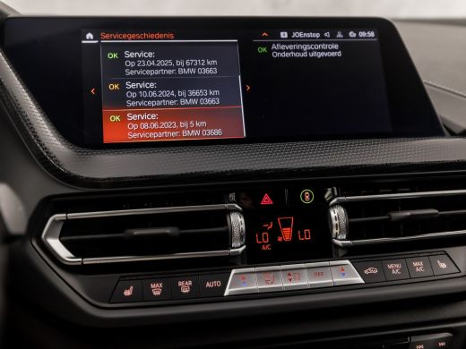 BMW 1 Serie 118i Sport Automaat (APPLE CARPLAY, DEALER ONDERHOUDEN, STOELVERWARMING, CAMERA, SPORTSTOELEN, GE... ActivLease financial lease