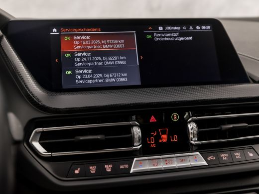 BMW 1 Serie 118i Sport Automaat (APPLE CARPLAY, DEALER ONDERHOUDEN, STOELVERWARMING, CAMERA, SPORTSTOELEN, GE... ActivLease financial lease