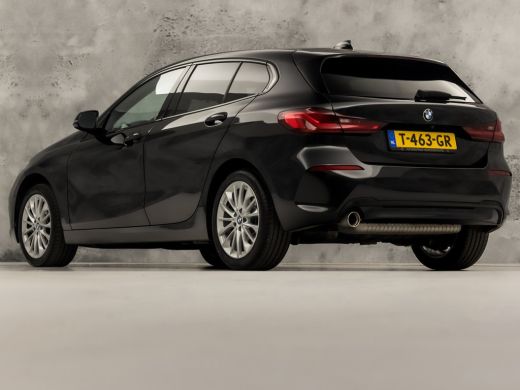 BMW 1 Serie 118i Sport Automaat (APPLE CARPLAY, DEALER ONDERHOUDEN, STOELVERWARMING, CAMERA, SPORTSTOELEN, GE... ActivLease financial lease