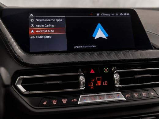 BMW 1 Serie 118i Sport Automaat (APPLE CARPLAY, DEALER ONDERHOUDEN, STOELVERWARMING, CAMERA, SPORTSTOELEN, GE... ActivLease financial lease
