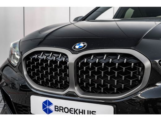 BMW 1 Serie M135i xDrive High Executive 306 PK | Panoramadak | Harman Kardon | Geheugen Stoelen | Stuurverwar... ActivLease financial lease