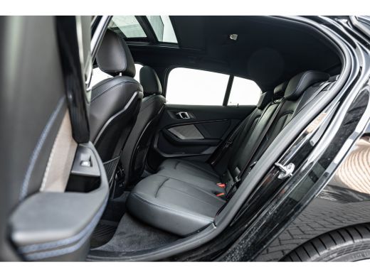 BMW 1 Serie M135i xDrive High Executive 306 PK | Panoramadak | Harman Kardon | Geheugen Stoelen | Stuurverwar... ActivLease financial lease