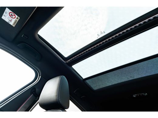 BMW 1 Serie M135i xDrive High Executive 306 PK | Panoramadak | Harman Kardon | Geheugen Stoelen | Stuurverwar... ActivLease financial lease